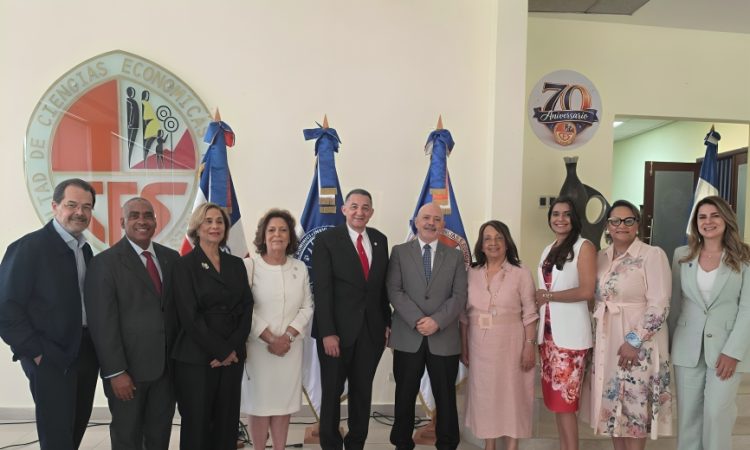UASD reconoce el liderazgo académico del IDCP UASD reconoce el liderazgo académico del IDCP
