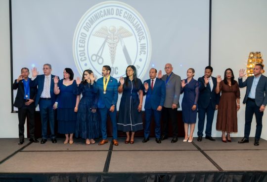 Posesionan nueva directiva en Colegio Dominicano de Cirujanos