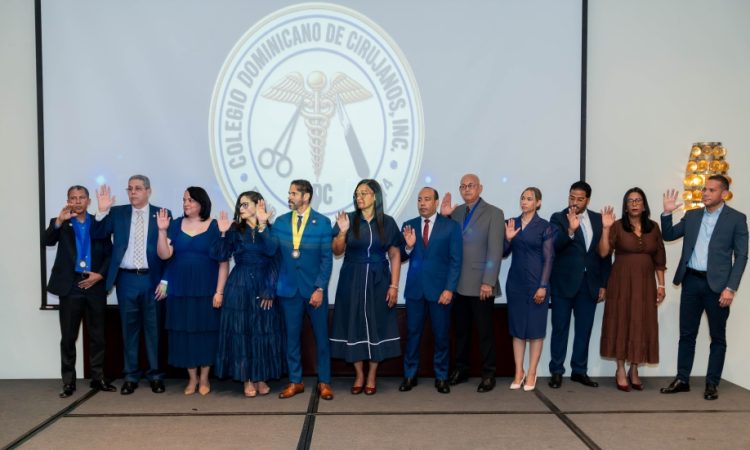 Posesionan nueva directiva en Colegio Dominicano de Cirujanos
