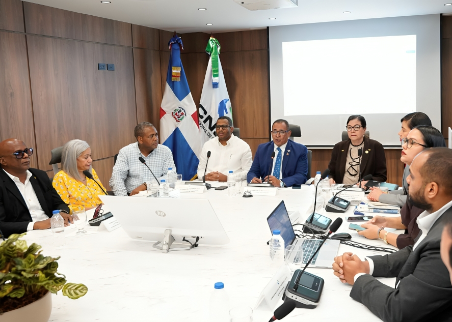 Diálogo permanente para la aprobación del Fondo de Medicamentos de Alto Costo (FOMAC)