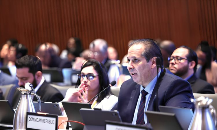 Víctor Atallah participa en Washington en el Consejo Directivo de la OPS; reafirma prioridades del país para fortalecer salud