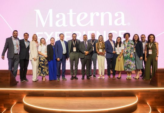 Angy Estévez destaca en Brasil como referente dominicana en salud mental perinatal