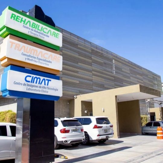 Traumacare amplía su staff médico con nuevos especialistas en cirugía, columna y pediatría