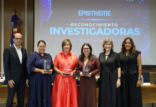 Fundación Two Oceans y PUCMM reconocen trayectoria y aportes de cuatro investigadoras