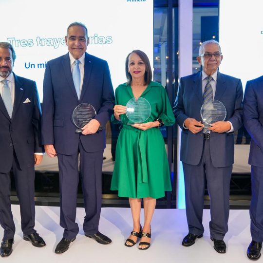 ARS Primera reúne a actores del sector salud en encuentro sobre evolución, experiencia e innovación