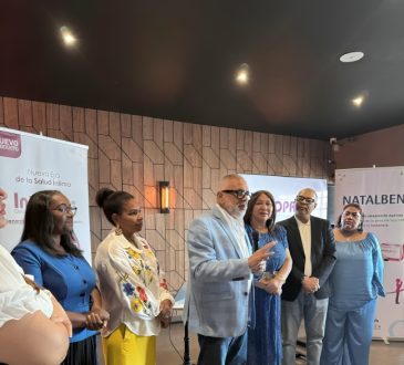 SDOG Filial Sur y Laboratorios Mallén reúnen a especialistas en jornada científica en Baní