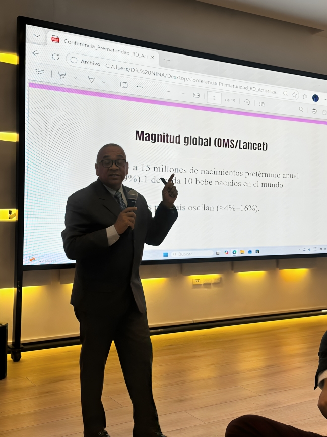 Dr. Roberto Nina dicta conferencia sobre prevención y atención integral de la prematuridad en Iberofármacos