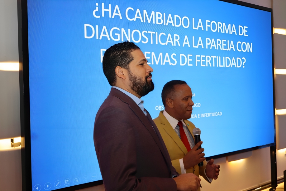 Dr. Steven Rabassa aborda los desafíos actuales de la fertilidad en el Stand Alone de Iberofármacos