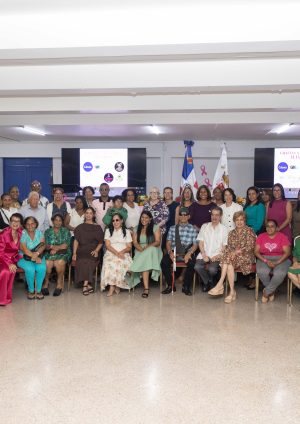 Dra. Alexandra Hichez aborda el impacto emocional del cáncer durante conferencia en Santiago