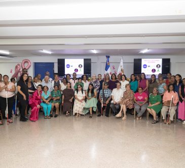 Dra. Alexandra Hichez aborda el impacto emocional del cáncer durante conferencia en Santiago