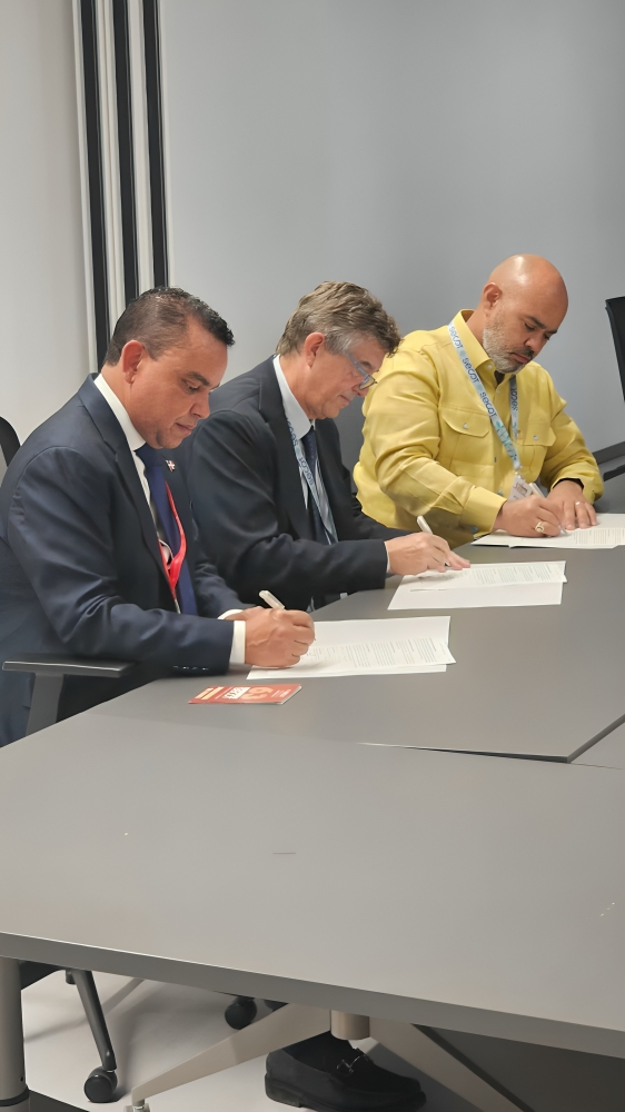 Director ejecutivo del SNS impulsa cooperación internacional para formación especializada en trauma
