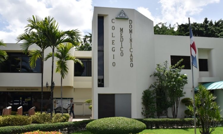Colegio Médico La Vega respalda paro de gineco-obstetras del Hospital Luis Morillo King y reclama soluciones inmediatas
