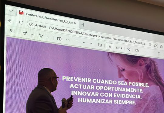 Dr. Roberto Nina dicta conferencia sobre prevención y atención integral de la prematuridad en Iberofármacos