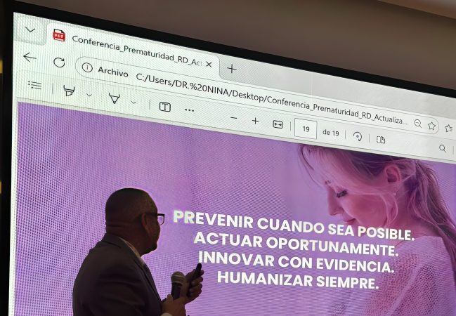 Dr. Roberto Nina dicta conferencia sobre prevención y atención integral de la prematuridad en Iberofármacos