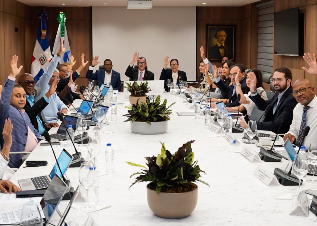 CNSS logra cobertura del 100 % para 13 medicamentos de alto costo mediante el FOMAC CNSS logra cobertura del 100 % para 13 medicamentos de alto costo mediante el FOMAC
