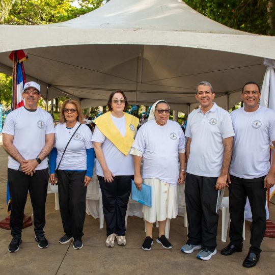 Monseñor Morel Diplán cierra Caminata Un Paso por la Salud Mental; la semana conmemorativa impacta más de 280 mil personas