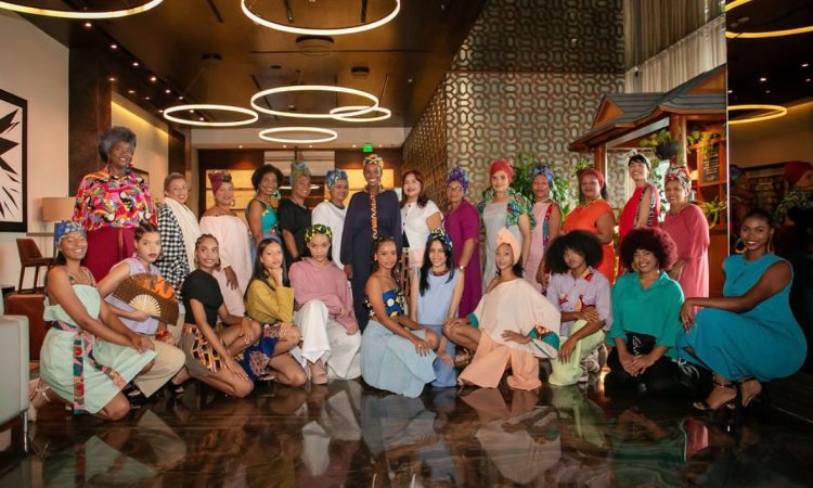 “Ponle Color” une moda, solidaridad y esperanza a beneficio de Fundación Pañoleta “Ponle Color” une moda, solidaridad y esperanza a beneficio de Fundación Pañoleta