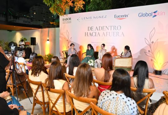 Especialistas abordan el bienestar femenino en el conversatorio “De adentro hacia afuera” Especialistas abordan el bienestar femenino en el conversatorio “De adentro hacia afuera”