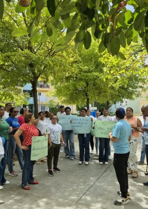 RESIDE acerca sus servicios gratuitos a la comunidad durante Caminata por la Salud Mental