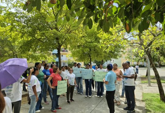 RESIDE acerca sus servicios gratuitos a la comunidad durante Caminata por la Salud Mental