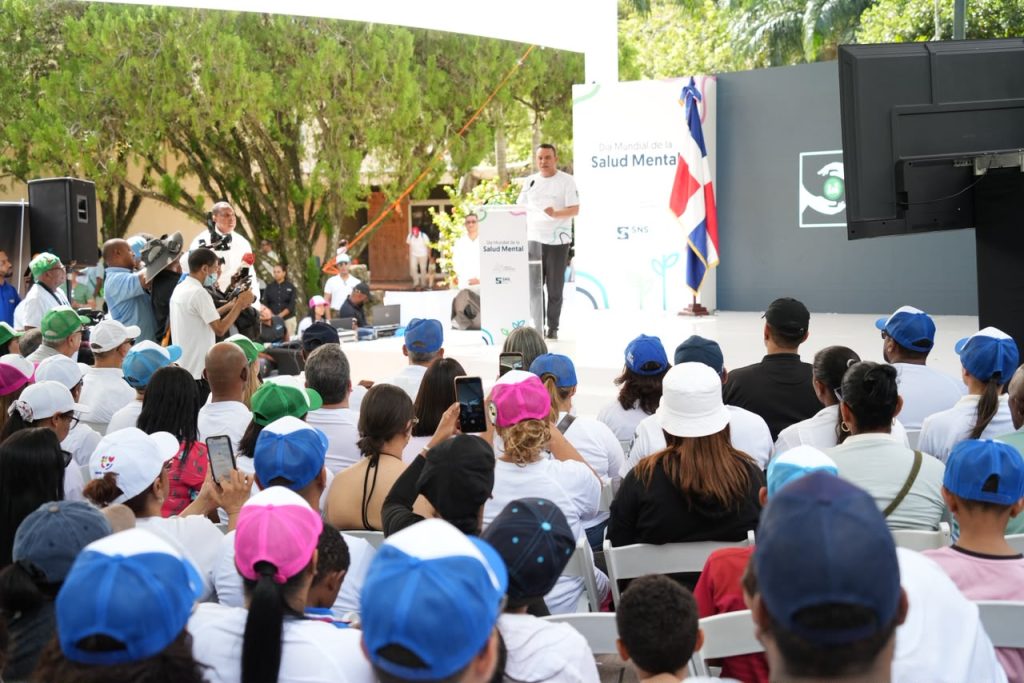 SNS realiza primera caminata por la salud mental y destaca aumento de camas para atención especializada