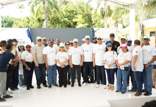 SNS realiza primera caminata por la salud mental y destaca aumento de camas para atención especializada