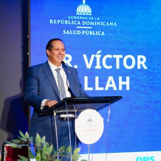 Ministerio de Salud presenta plan para mejorar la atención médica en tres provincias y evalúa servicios de salud en siete regiones