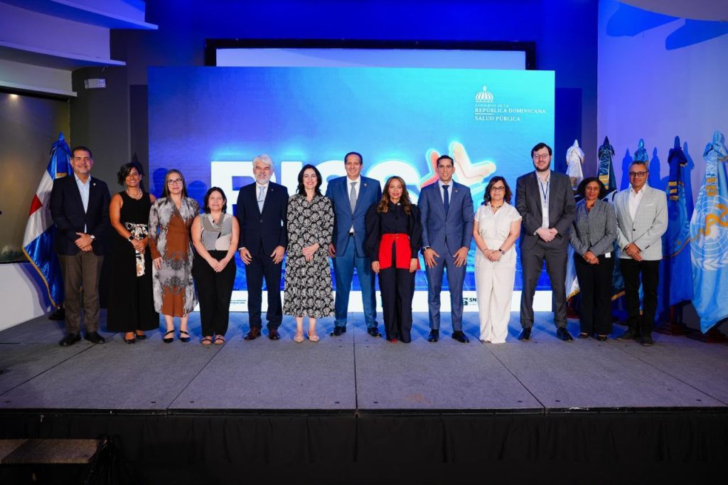 Ministerio de Salud presenta plan para mejorar la atención médica en tres provincias y evalúa servicios de salud en siete regiones Ministerio de Salud presenta plan para mejorar la atención médica en tres provincias y evalúa servicios de salud en siete regiones