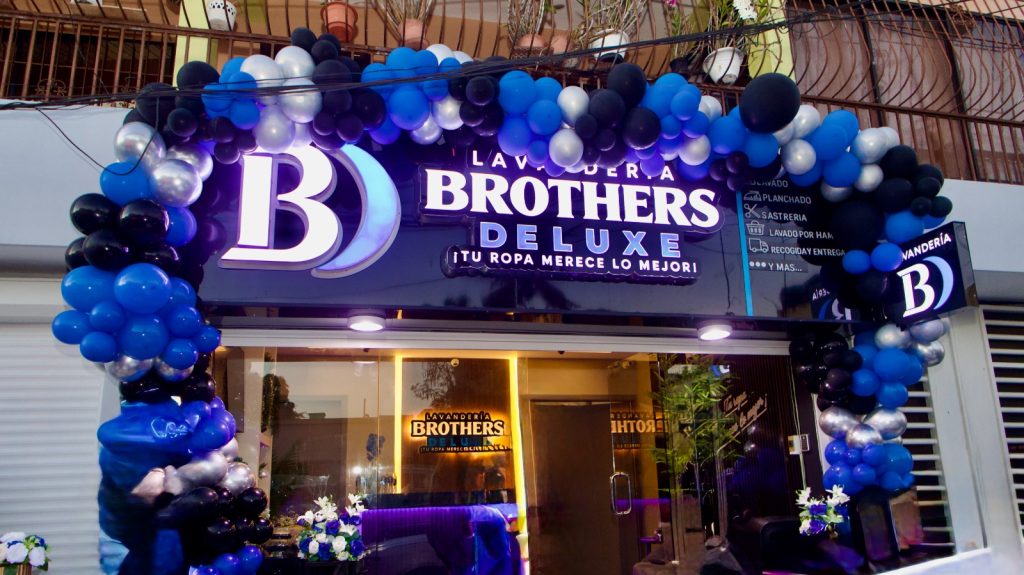 Brother’s Deluxe abre sus puertas con una innovadora propuesta de lavandería dirigida al sector salud Brother’s Deluxe abre sus puertas con una innovadora propuesta de lavandería dirigida al sector salud