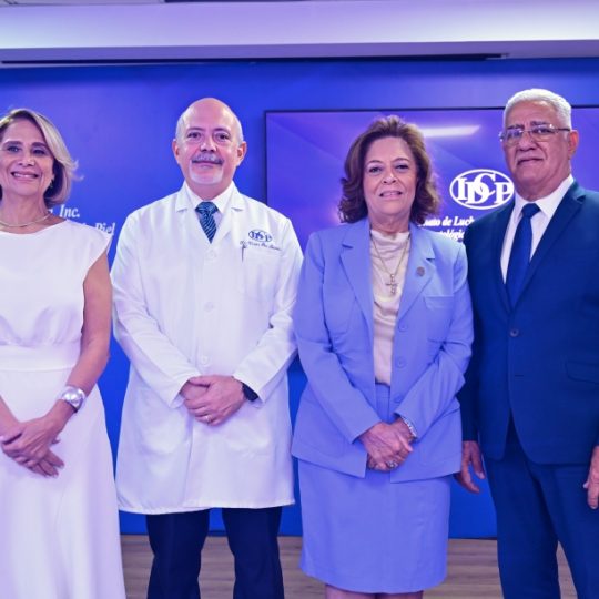 IDCP gradúa 18 nuevos especialistas en su 60 aniversario: Seis décadas formando dermatólogos para el país